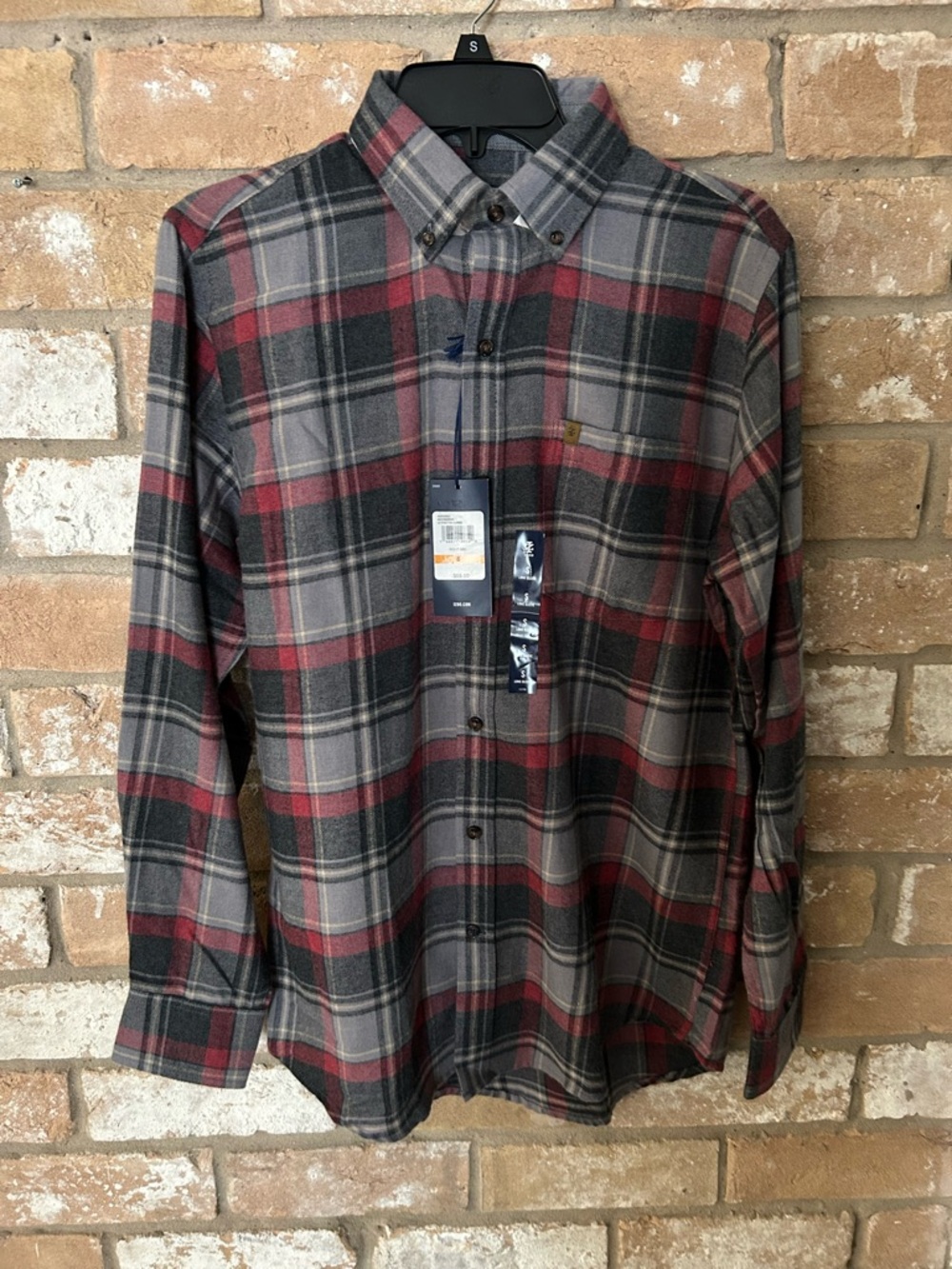 Izod Men's Red & Gray Plaid Button-Down Shirt. New with tags. Mens small.